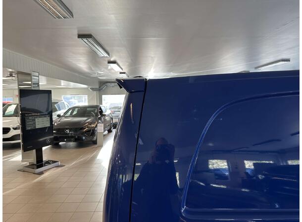 RDX Takspoiler til Vito W447 Ullakkert. til Topphengslet dør. 