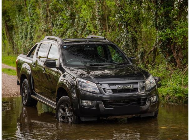 Lazer® Roof Kit med Lazer Linear 36 Til Isuzu D-MAX 12+ Med Rails