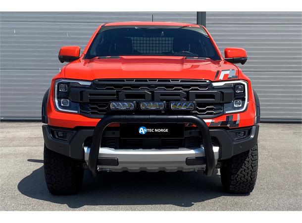Frontbøyle med tre Lazer Triple-R 750 EL Ford Ranger Raptor 2023+