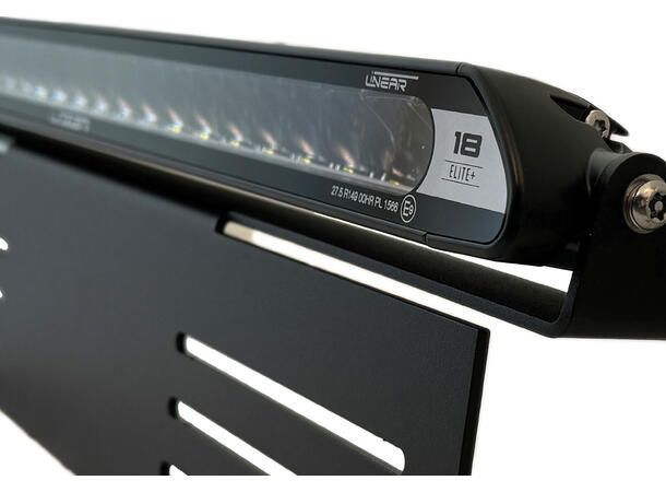 Lazer®  Linear 18 Elite+ Universal. Med skiltplate sidemount. 