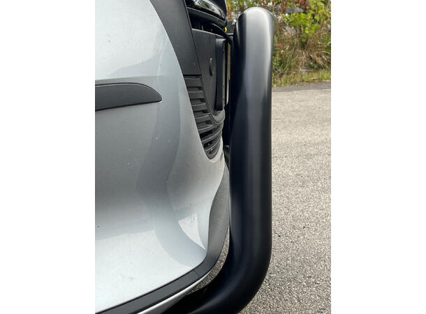 Antec EU Frontbøyle 60mm/42mm bred Sort Vito 2024+ /uten kamera 