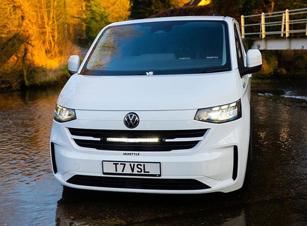 Lazer® Grillkit med Linear 18 Elite+ CANBUS | Volkswagen Transporter T7 2025-