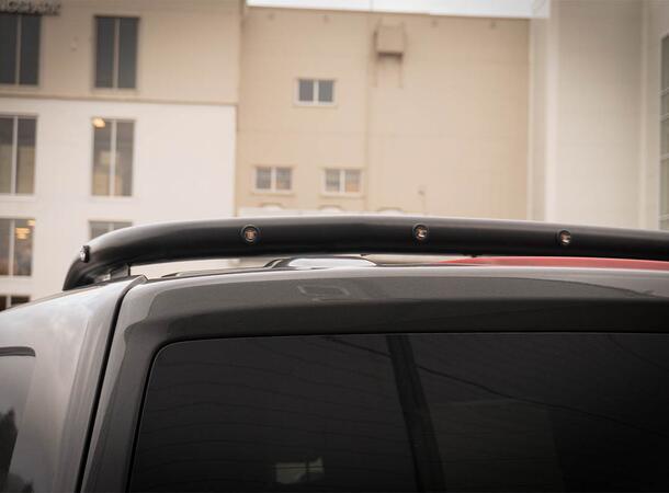 Antec® Sort Takbøyle bak syrefast Til VW Transporter T7 - med Hull til LED 