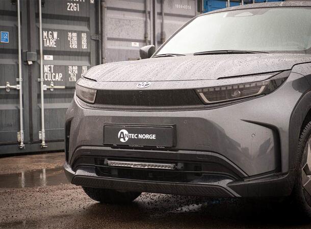 Grillkit med Lazer Glide 18 Elite Med Canbus. Toyota Urban Cruiser 2025- 