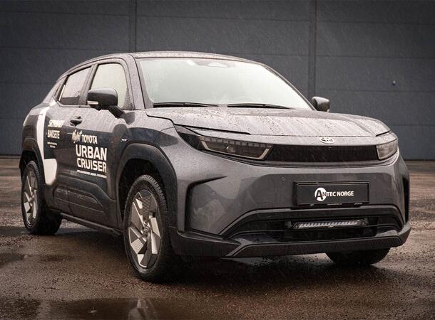 Grillkit med Lazer Linear 18 ELITE Med Canbus. Toyota Urban Cruiser 2025- 