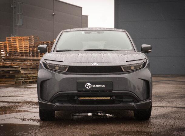 Grillkit med Lazer Linear 18 ELITE Uten Canbus. Toyota Urban Cruiser 2025- 