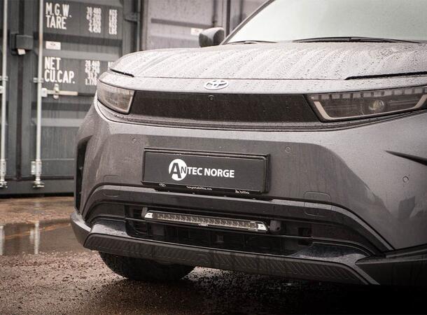 Grillkit med Lazer Linear 18 ELITE+ Med Canbus. Toyota Urban Cruiser 2025- 