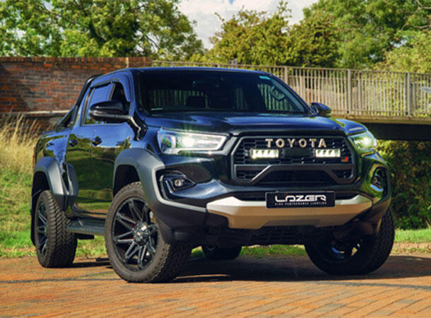 Lazer® Grillkit med Triple-R 750 Beacon Hilux GR Sport II 2025+ med Canny Canbus