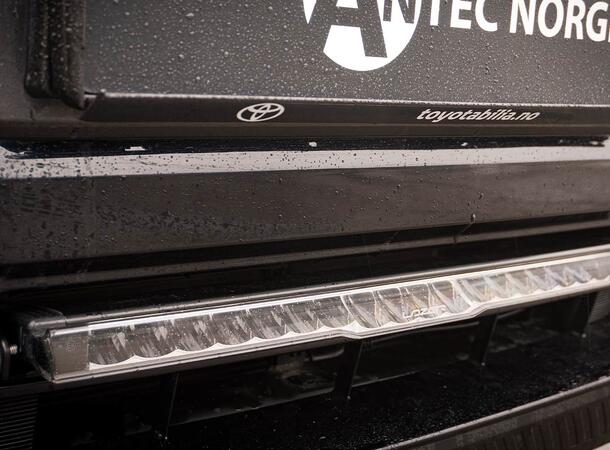 Grillkit med Lazer Glide 18 Elite Uten Canbus. Toyota Urban Cruiser 2025- 
