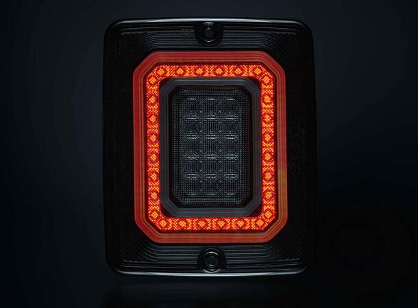 Strands FOR9T Illusion Baklampe 2 Funksjoner. Ryggelys/Tåkelys. 10-40V 