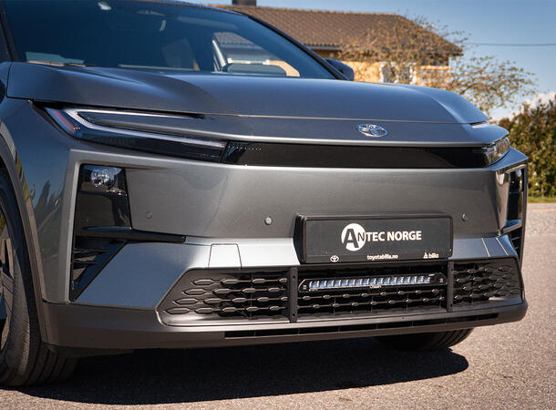 Grillkit med Lazer Linear 18 ELITE Toyota C-HR+ 2025- Uten Canbus 