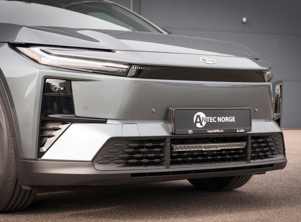 Grillkit med Lazer Glide 18 Toyota C-HR+ 2025- Uten Canbus 