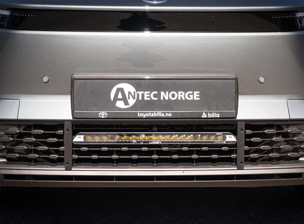 Grillkit med Lazer Linear 18 ELITE+ Toyota C-HR+ 2025- Modernum Canbus 