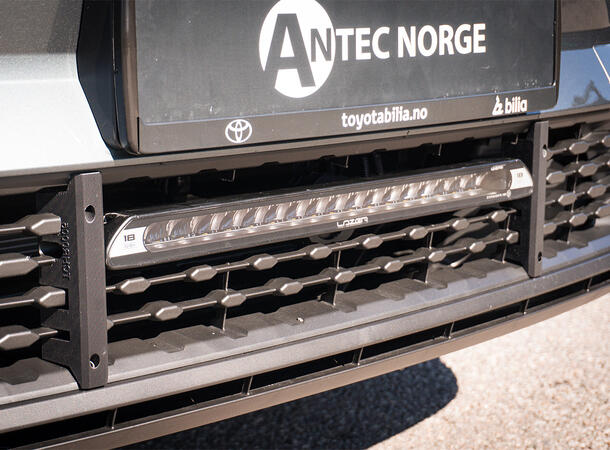 Grillkit med Lazer Linear 18 ELITE+ Toyota C-HR+ 2025- Uten Canbus 