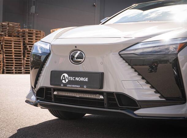 Grillkit med Linear 18 ELITE+ Uten Canbus. Lexus RZ 550e 2025- 