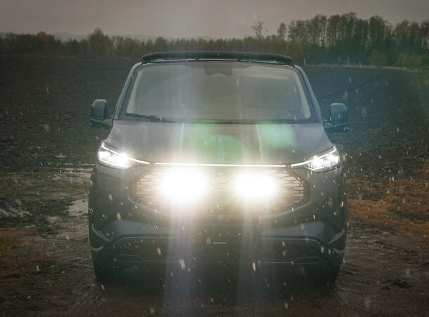 Lazer® Grillkit med Triple-R 750 Beacon Adaptiv LED-Ford E-Transit Custom 2023+ 